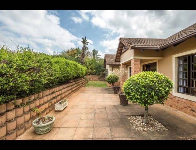 4 BEDROOM HOUSE SOLD IN CLIFTON HILL ESTATE